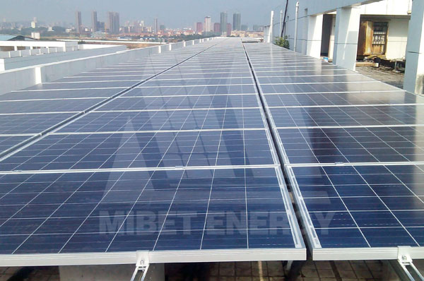 光伏發(fā)電系統(tǒng)的主要組成部分及分類有哪些？