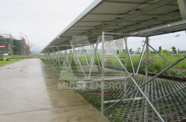 太陽(yáng)能光伏車棚支架系統(tǒng)有什么優(yōu)點(diǎn)？