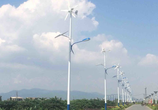 風光互補路燈廠家目前做的比較好有哪些？