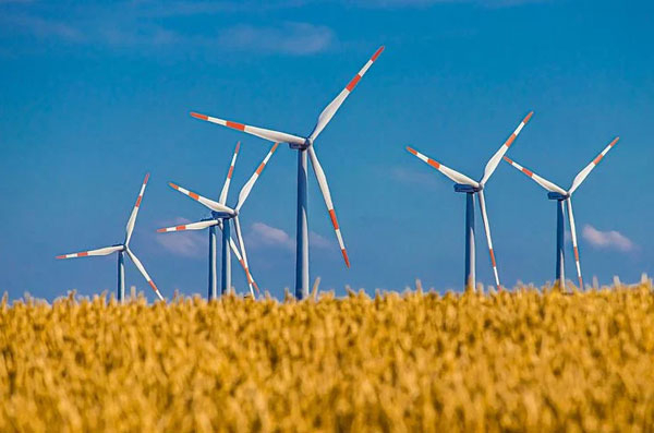 風(fēng)力發(fā)電機(jī)轉(zhuǎn)一圈可以發(fā)多少度電？