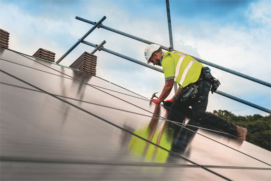 太陽能光伏發(fā)電原理是什么？如何進(jìn)行光電轉(zhuǎn)換的？